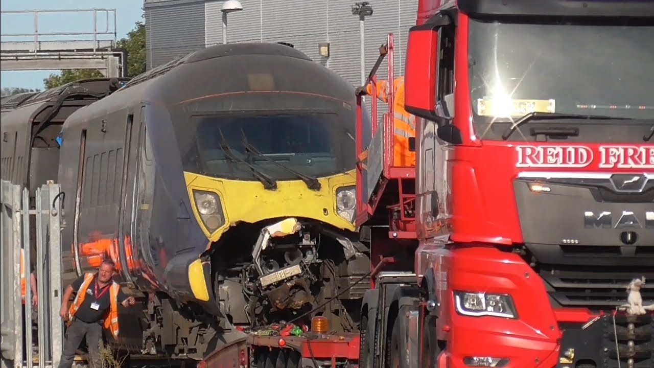 Gbrf 66753 drags 395008 out of the siding and into the loading point 08 ...