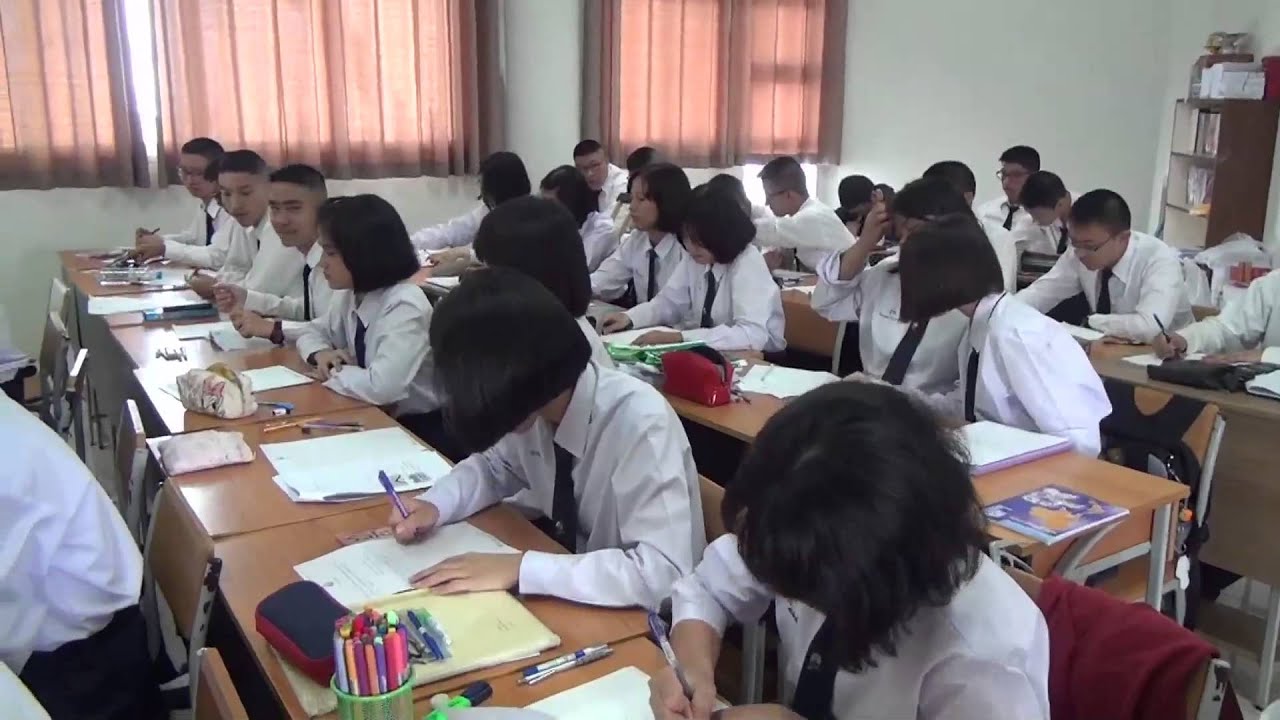 Present ภาพรวมโรงเรียนธิดานุเคราะห์  ปีการศึกษา 2558