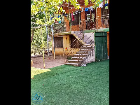 იყიდება ორი, 2 და 3 სართულიანი სახლი წყნეთში, ს/ფართი 620კვმ. მიწა 800კვმ.