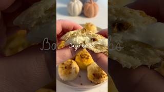 3 ingredient bagel bombs 🥯 1 1/2 C self rising flour, 1/2 C Greek yogurt and cream cheese