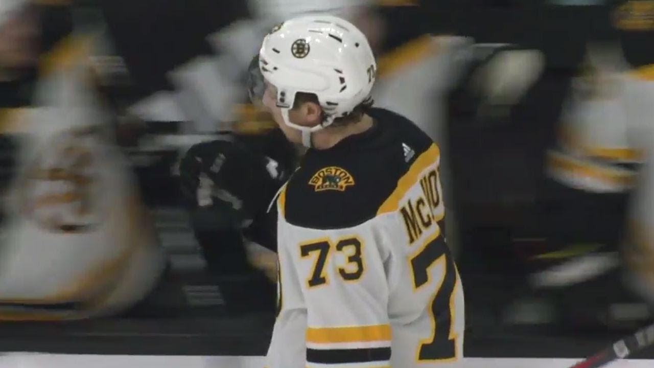 bruins mcavoy left completely alone to walk in and score on kings ice flyers walk of win