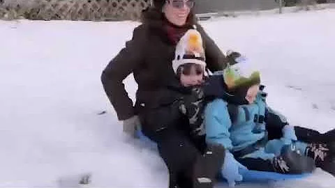 The Ronettes - Sleigh Ride (Official Video)