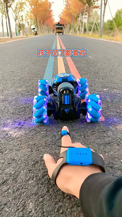 Toyshine RC Stunt Car, 4WD 2.4GHz RemoteControl Gesture Sensor Toy, Double Sided Rot 🪩 #shorts