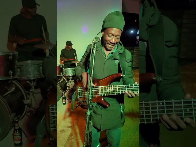 Leonard Dembo would be proud of this perfomance by the talking guitars at Jongwe corner class=