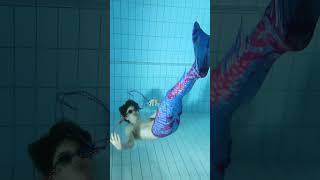 Download Lagu MERMAN Doing Beautiful Underwater Tricks MP3