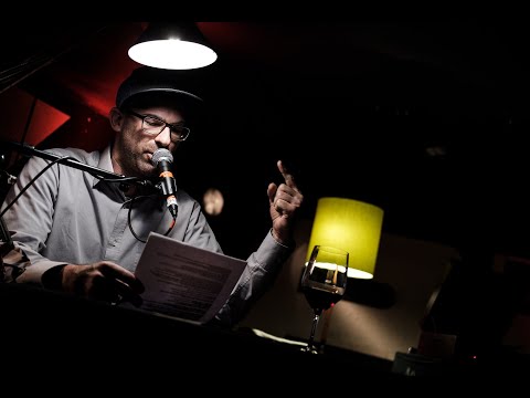 Rapper Lesen Rapper Holunder Liest Der Täubling