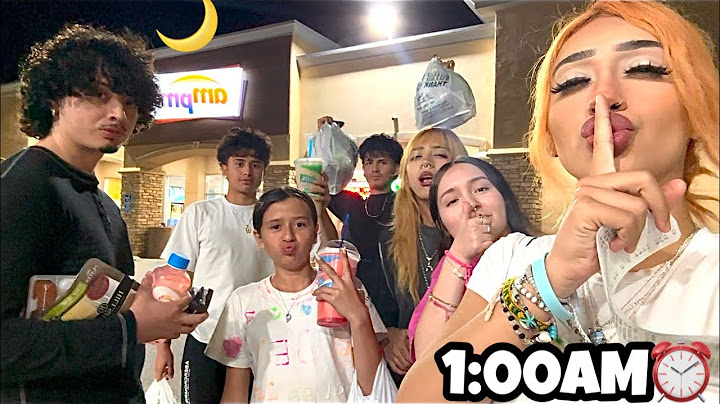 WE SNUCK OUT AT 1AM TO GET SNACKS