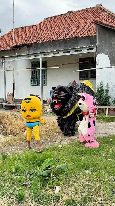 Badut coki dan kodok ajak can macanan ke lapangan