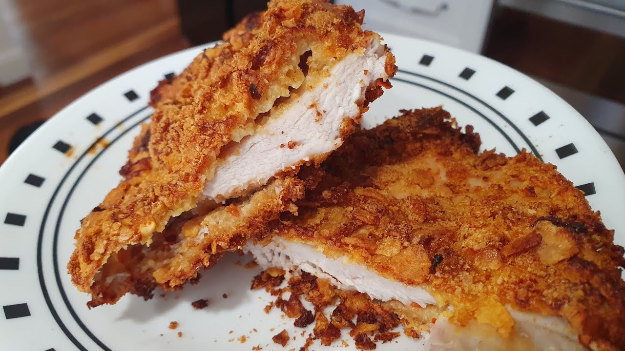 Healthy chicken schnitzel crumbed in corn flakes in the air fryer 🌽 🐔 ...