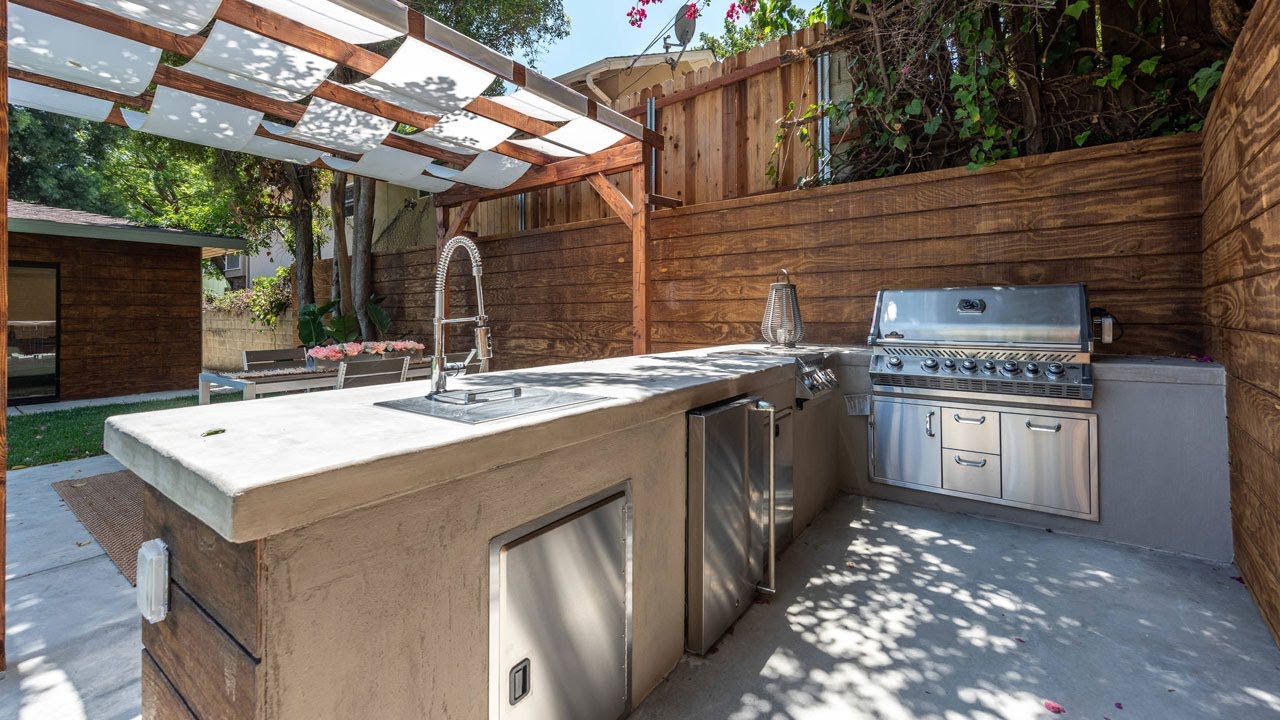 60 TRENDY Outdoor Kitchen Design Ideas 2024 | Modern Backyard bbq Area ...