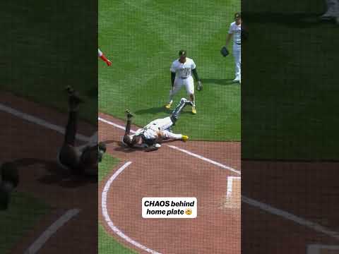 Chaos at home plate! 😲😳 #mlb #ouch #collision