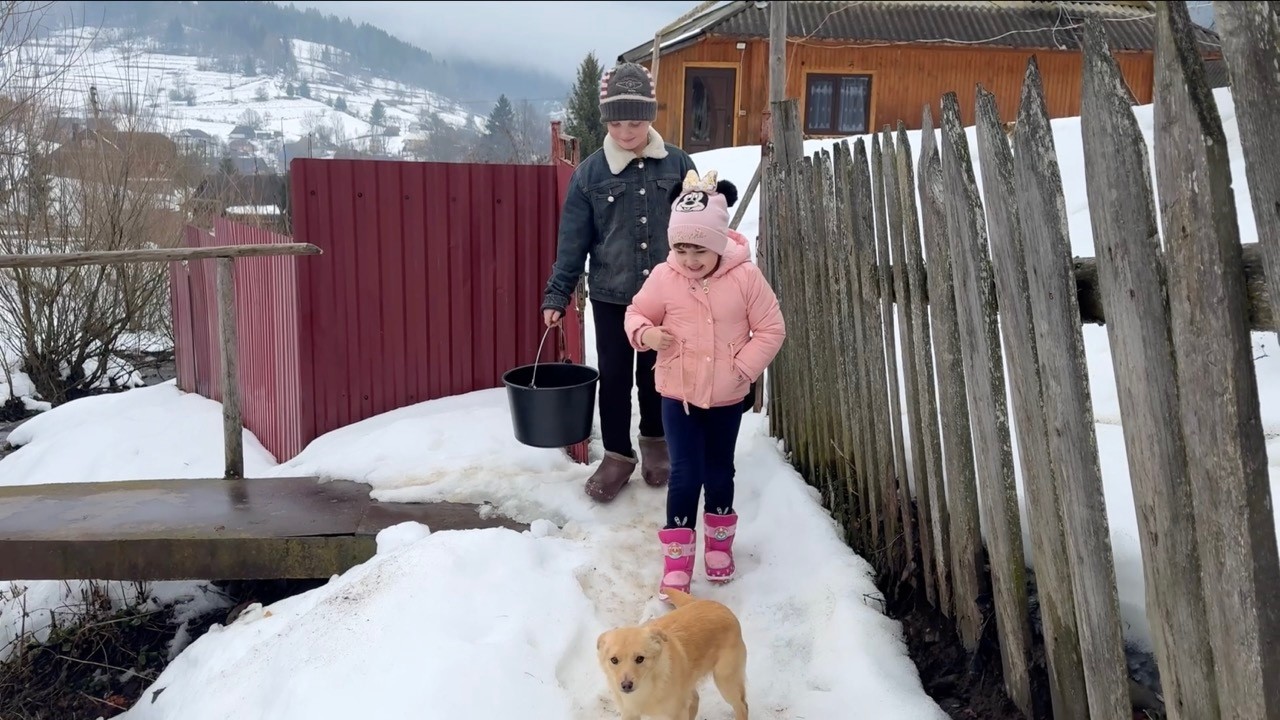 When the water froze ❄️ | peace and complexities of life in the Carpathians