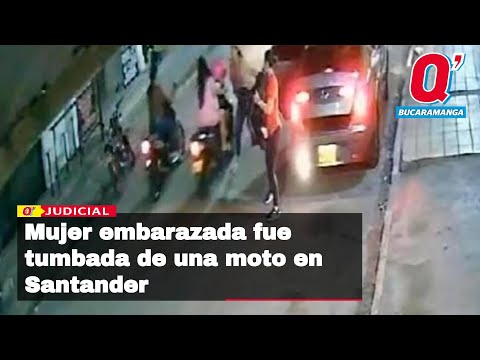 En delicado estado se encuentra mujer embarazada que fue tumbada de una moto, en Santander