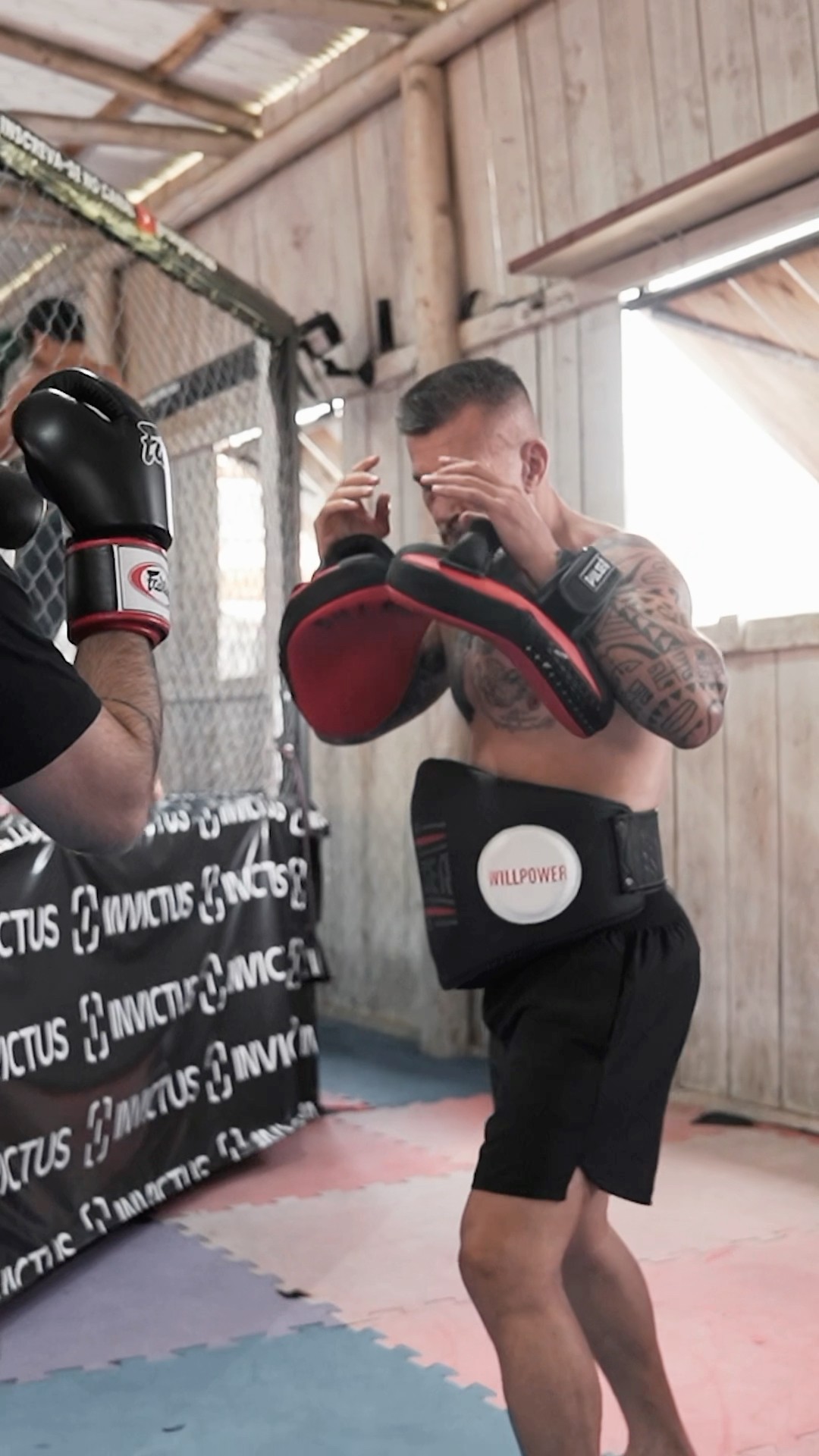 Detalhes importantes para posicionamento do corpo no #muaythai ?