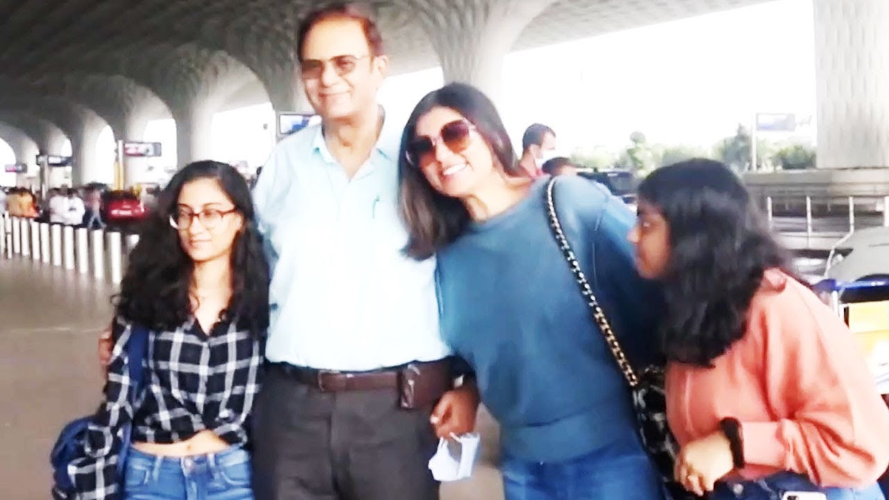 Sushmita Sen With Family Spotted at Mumbai Airport | Shudh Manoranjan
