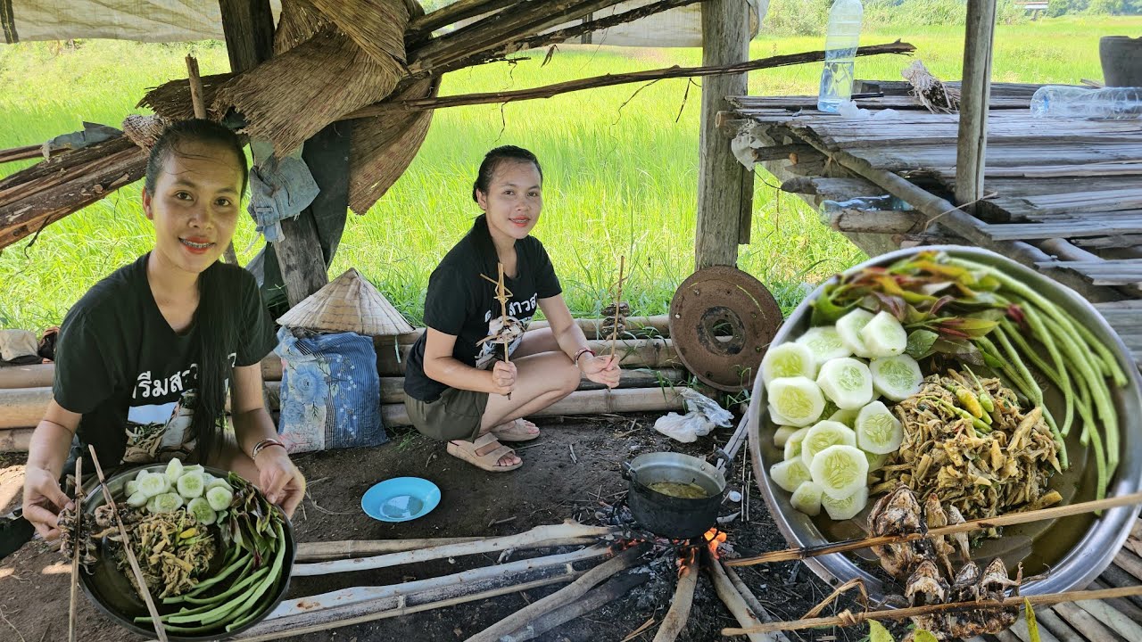 ปิ้งกบชุปหน่อไม้กินข้าวอยู่เถียงนา 🇱🇦 ປີ້ງກົບກິນກັບຊຸບຫນໍ່ໄມ້ 