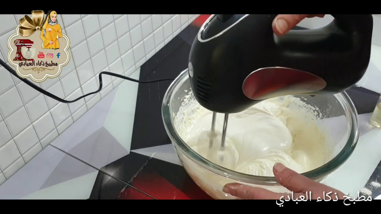 اشتغلت كيكة بالخفاق الكهربائي اليدوي تلبية لطلبات متابعيني .