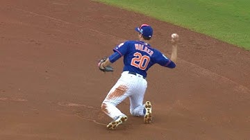 HOU@NYM: Walker starts a stellar 4-6-3 double play