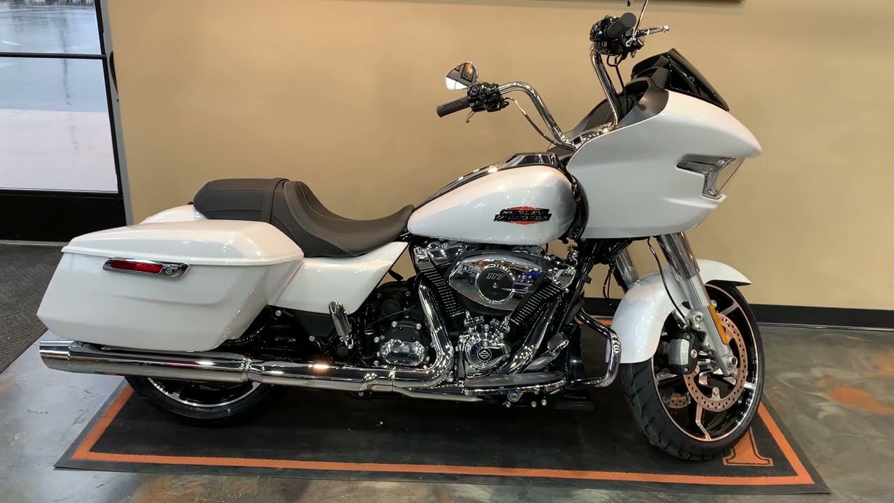 2024 Harley-Davidson Road Glide in White Onyx Pearl with Chrome