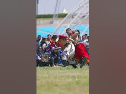 Өвөр Монголд барилддаг бөх - YouTube