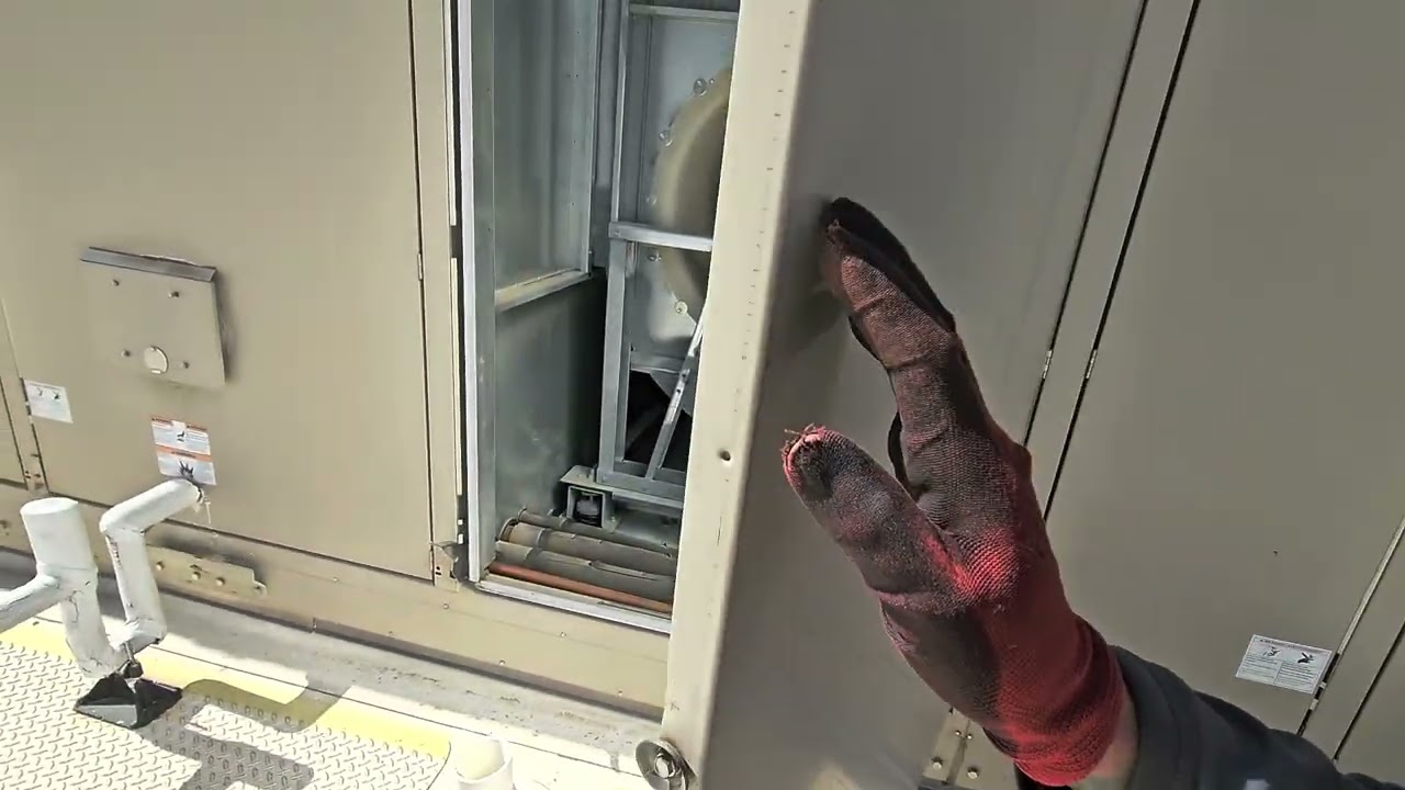 Кондиционер с функцией подогрева газом и подогревом с помощью жидкостного охлаждения. Такое встре...