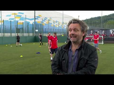 Michael Sheen visits Welsh team ahead of the Four Nations Challenge Cup