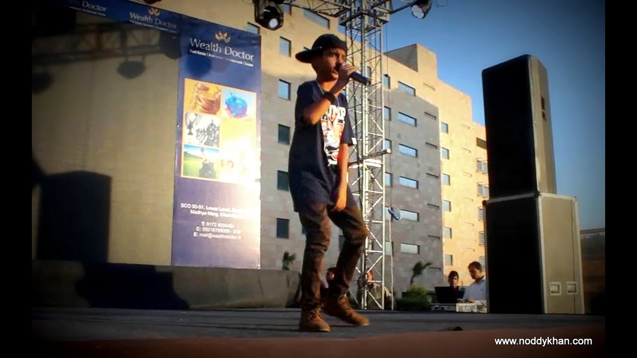 Noddy Khan Singing | Singing Brown Rang Yo Yo Honey Singh | 2014 