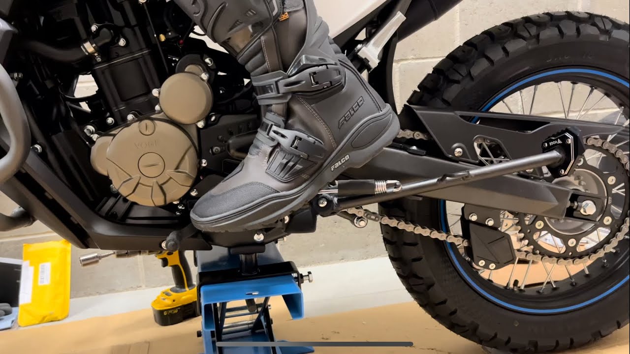 Voge 300 Rally OEM gear lever vs aftermarket lever