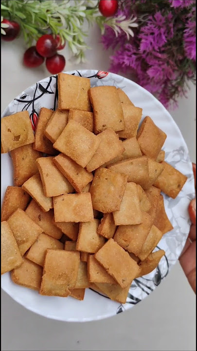 दिवाली पर बनाएं गेहूं के आटे से खस्ता मठरी |Wheat flour mathri recipe | mathri recipe #mathri#snacks