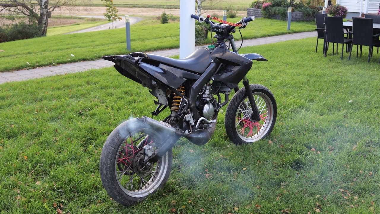88 italkit Derbi || 113kmh wheelies - YouTube
