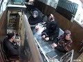 شاهد ماذا فعلت هذه العصابه النسائيه مع الصايغ وكيف سرقوا