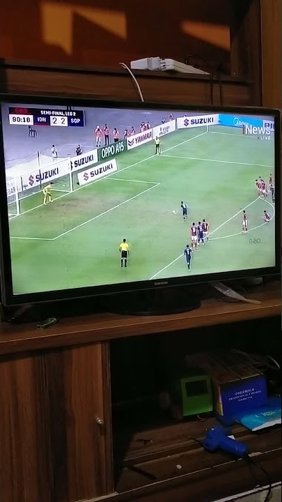 Inilah kehebatan kiper Indonesia yg menggagalkan tendangan penalti dari Singapura