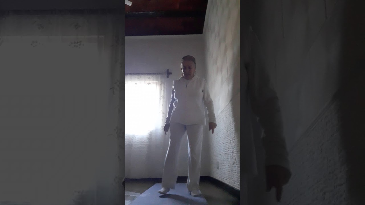 YOGAENCASA- Prof. Sara