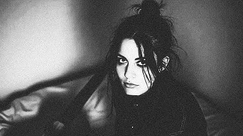 Under My Skin – Acoustic Dark Rock • Eileen Noise 