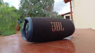 Stereo Love - JBL CHARGE 5