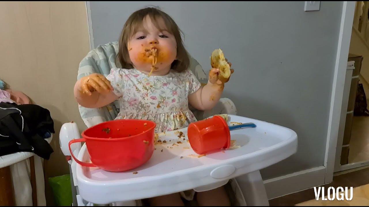 How Babies Eat Dinner! YouTube