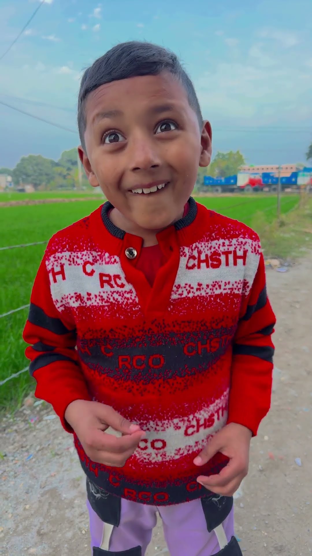गोलगप्पे के लिए ऐसा कौन कौन करता है ?❤️ #shorts #trending #funny #song #viralvideo
