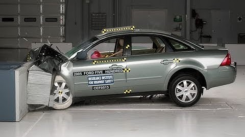 2005 Ford Five Hundred moderate overlap IIHS crash test