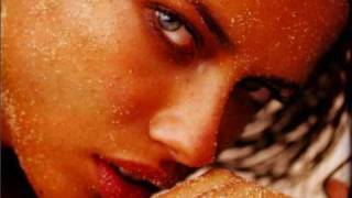 does anyone know the title of this song please?