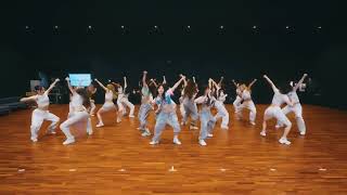 NewJeans - 'Super Shy' dance practice mirrored 50% slowed