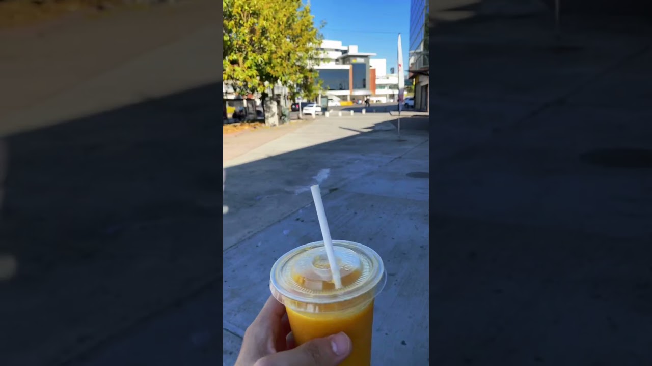 Costco SUCKS?! - Mango Smoothie🥭🥤