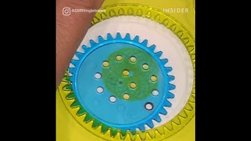 This artist uses spirographs to make spiral-y doodles