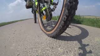 Testing out the Maxxis Minion DHR II with low air pressure