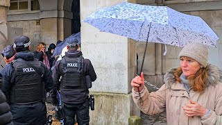 POLICE deal with TOURIST INVASION in the arches on a rainy day! No King's Guard!