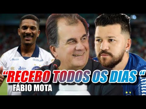 Presidente do Vitória assiste jogo no meio da galera