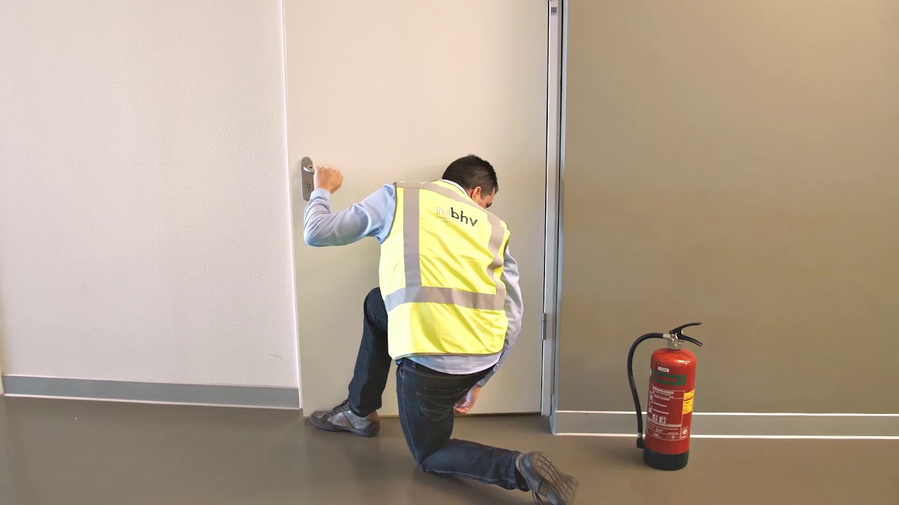 toedraaiende deur - YouTube