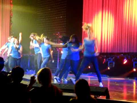 03 Push It - Glee Live! Tour