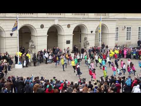 Флешмоб у Львові "Живіть у ритмі безпечного руху"