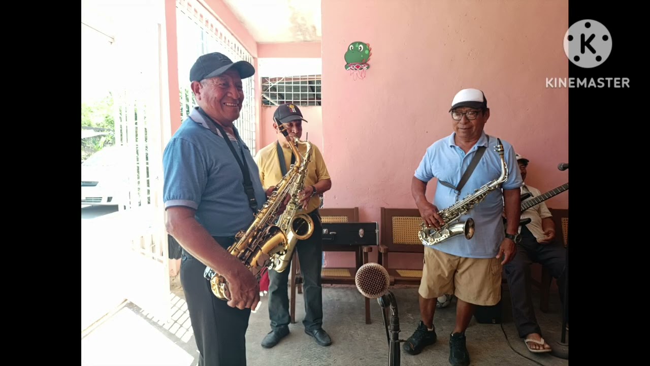 Chicken y sus Comandos : Vamos a Bailar la Cumbia en vivo 2004 ...inf al 9995587821