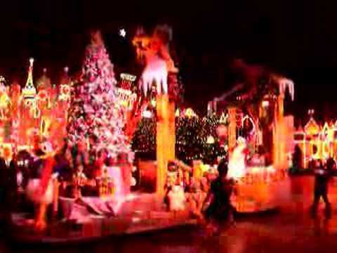 Disneyland Christmas Fantasy Parade 2nd Float & Mrs Claus